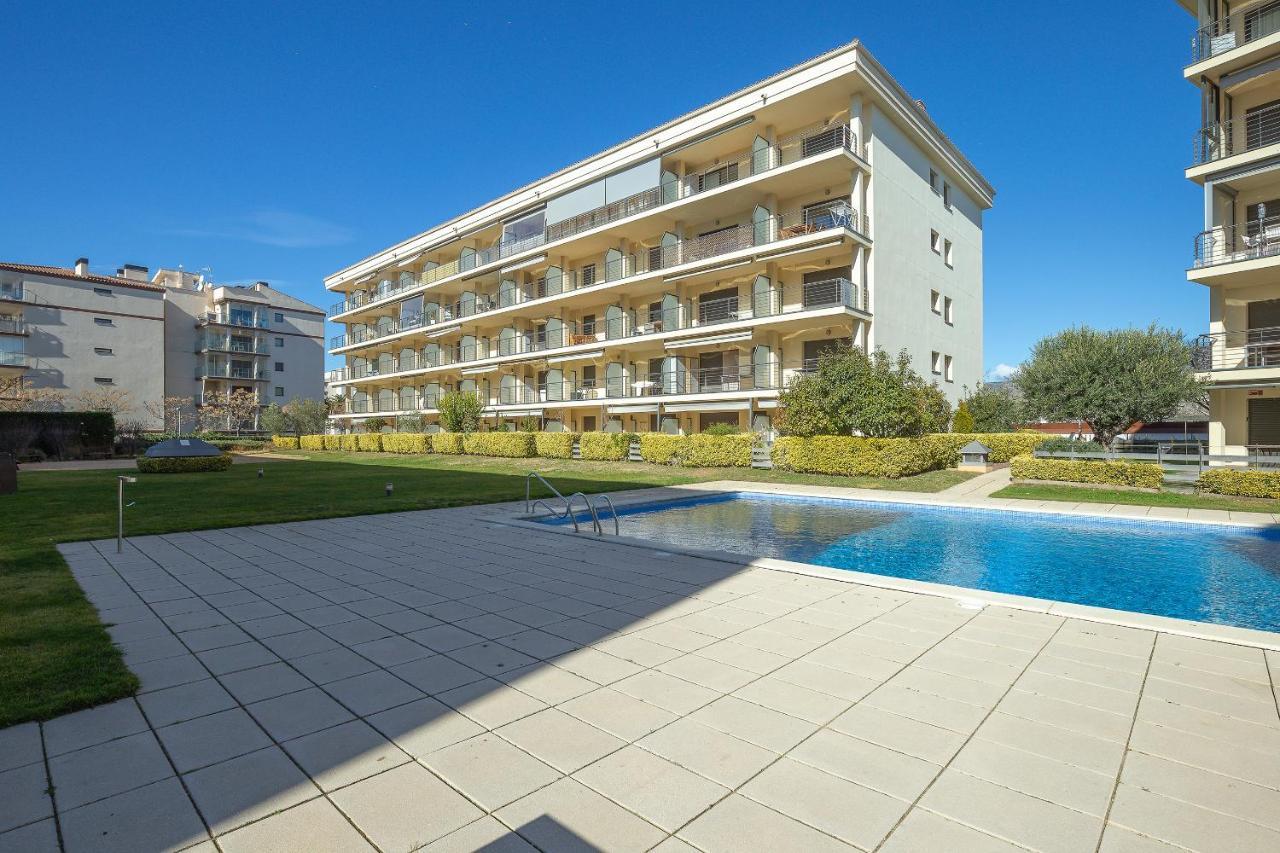V010 - Milenium - Roses Apartman Kültér fotó