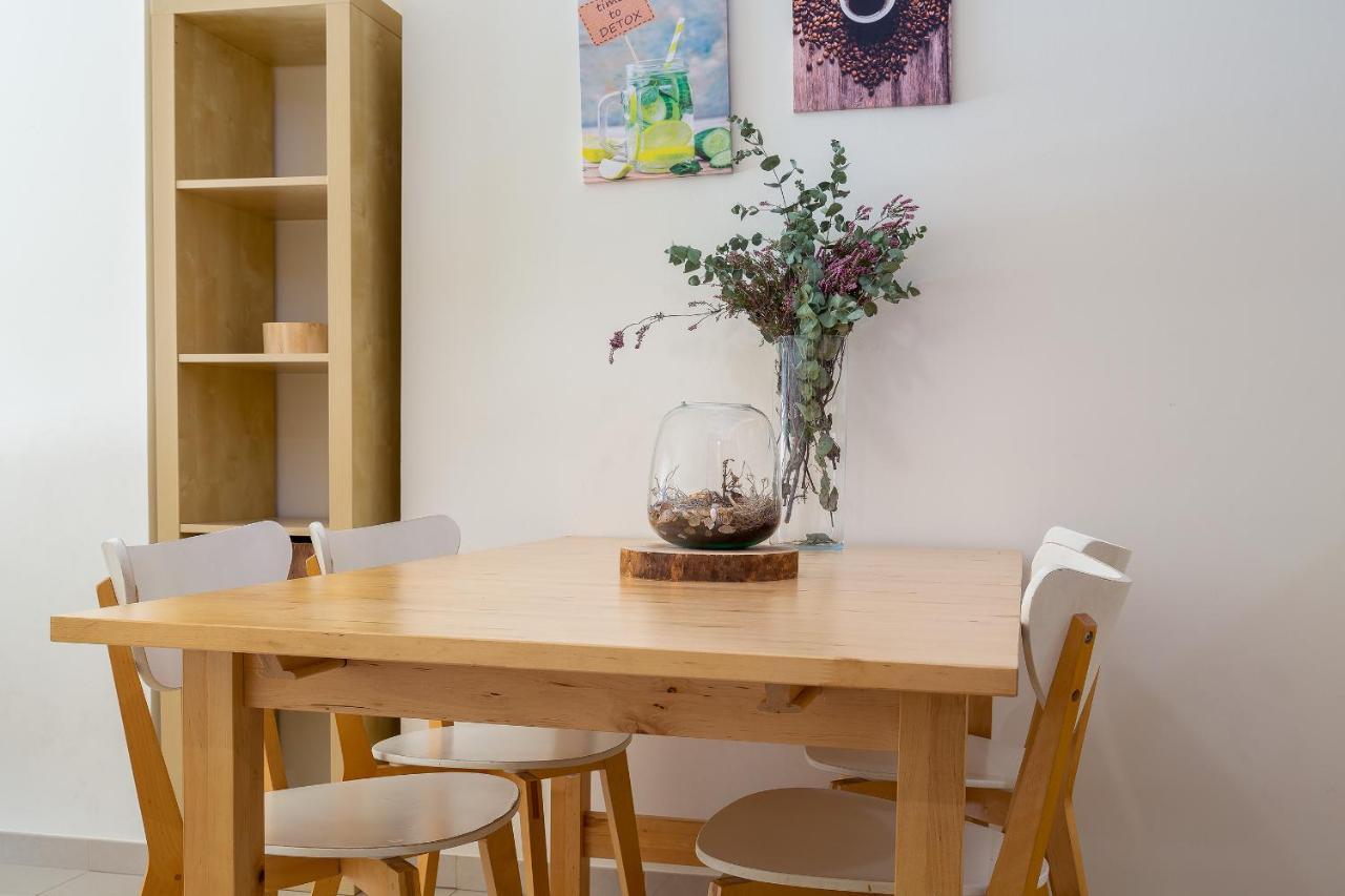 V010 - Milenium - Roses Apartman Kültér fotó