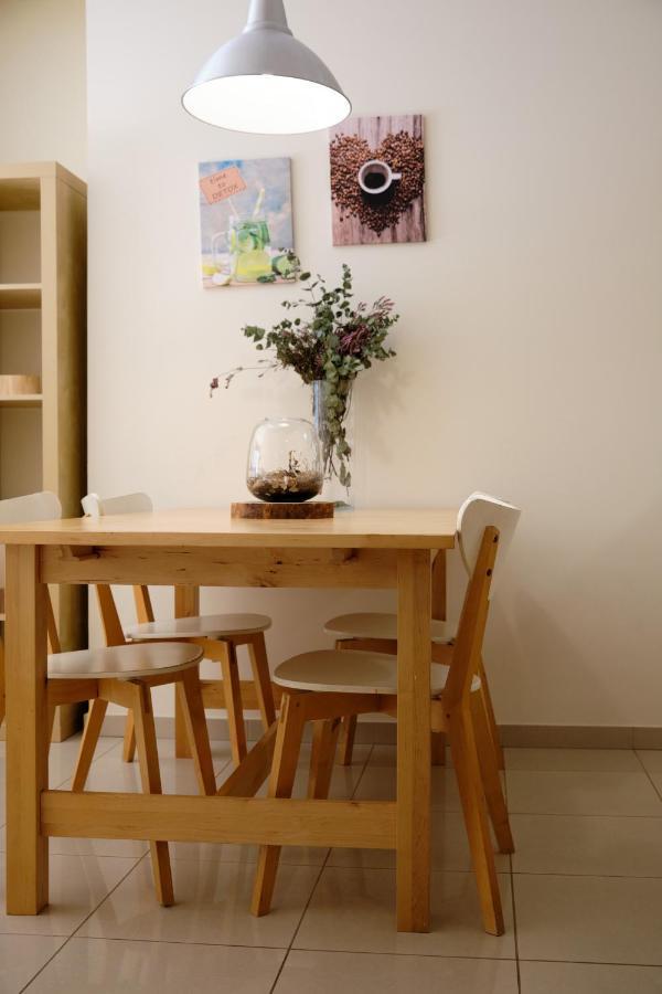 V010 - Milenium - Roses Apartman Kültér fotó